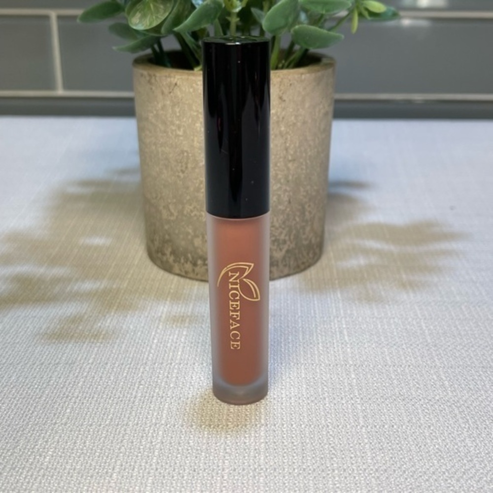 NWOT Niceface Matte Liquid Lipstick in Silk Indulgent